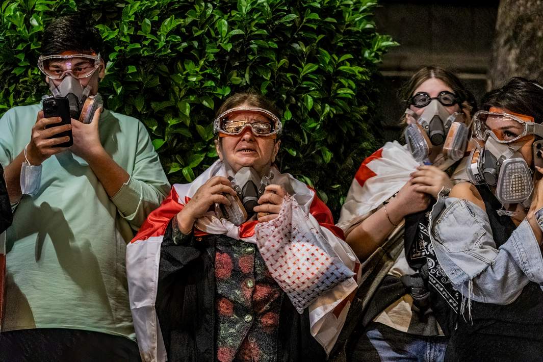 Протестующие в Грузии 