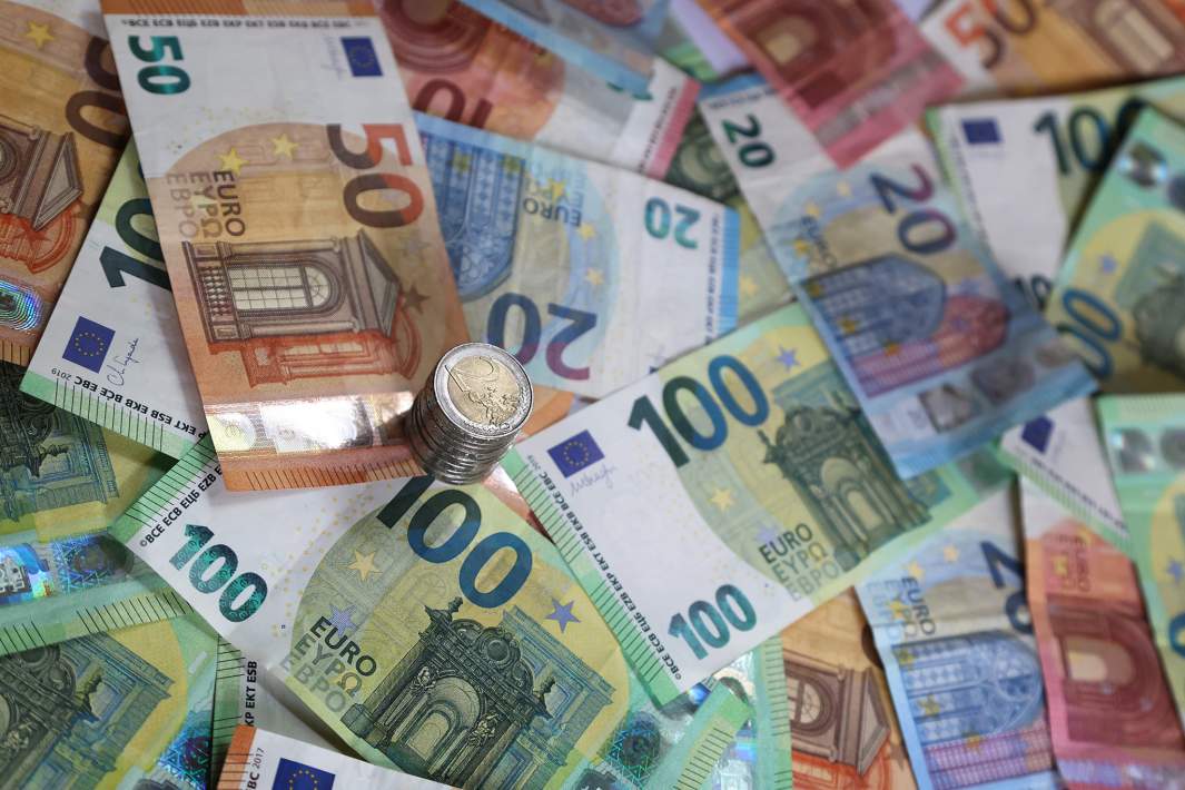 Денежные купюры евро