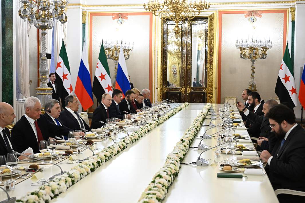 Владимир Путин и Ахмед аш-Шараа во время встречи в Москве