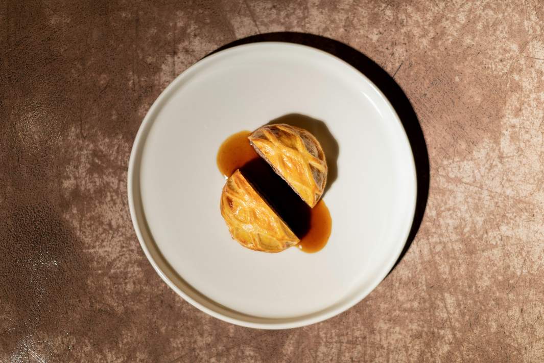 Пирог с телячьими щечками