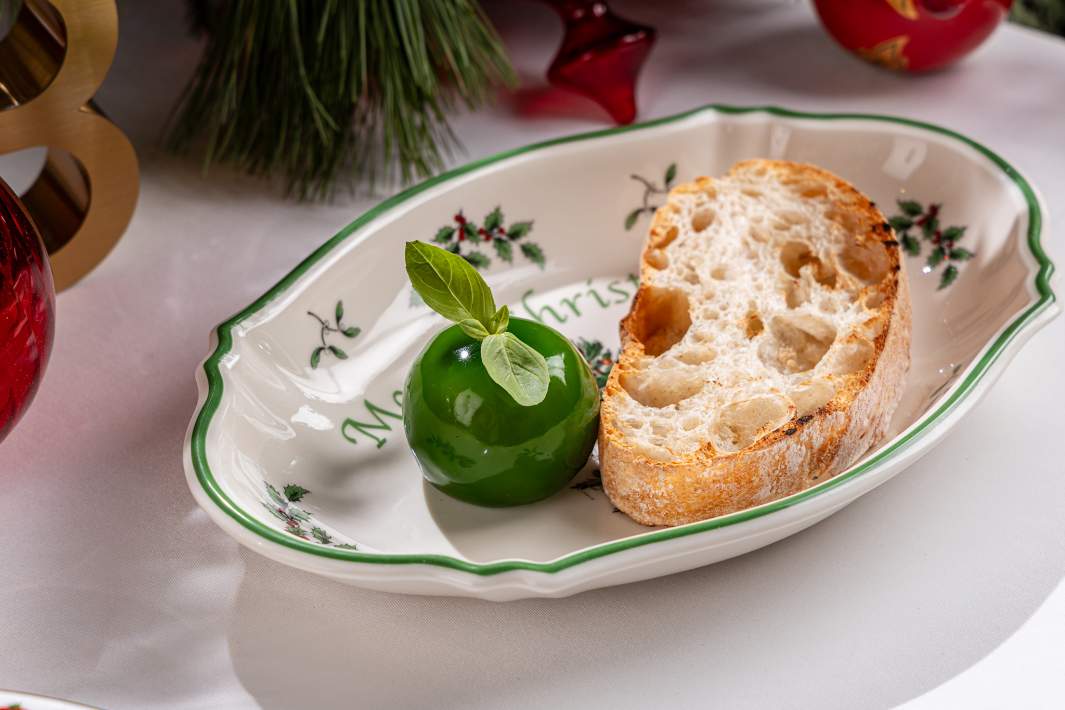 Паштет из фуа-гра с зеленым яблоком