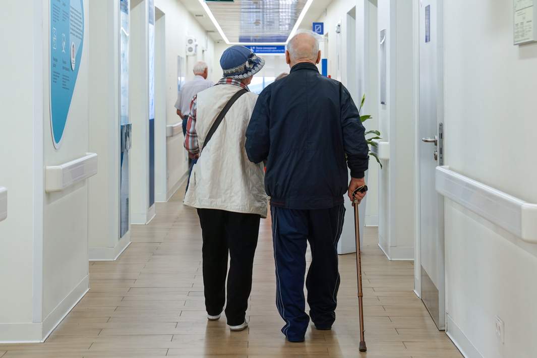 бабушка и дедушка