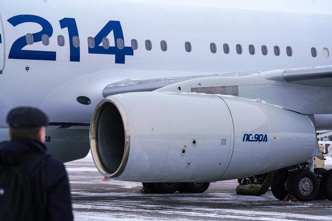 Двигатель самолета Ту-214 