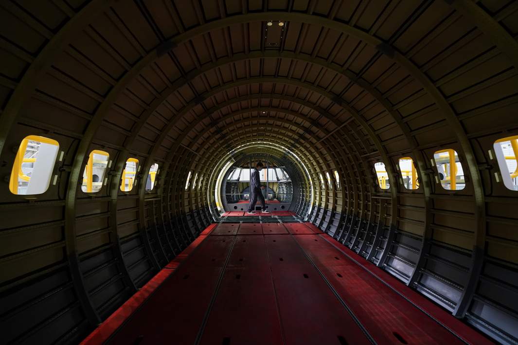 Производство самолета Ил-114-300 