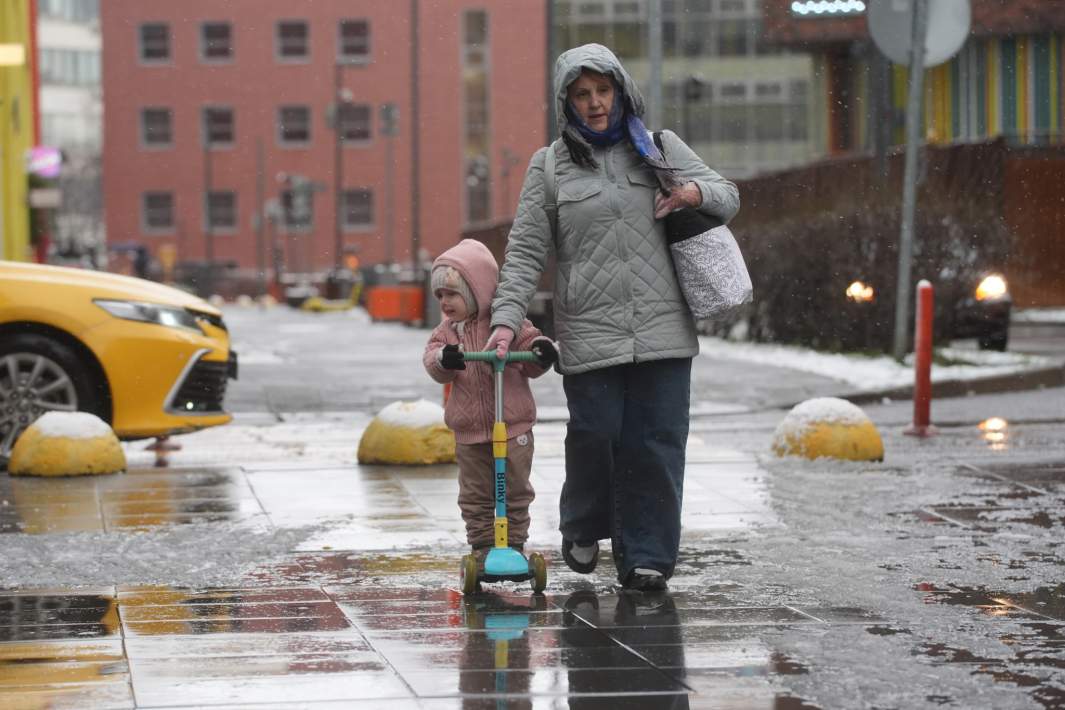 бабушка с внучкой 