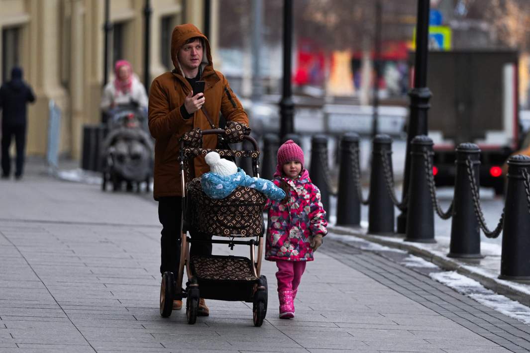 коляска и дети