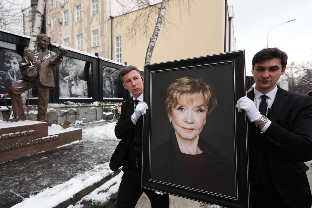 Церемония прощания с народной артисткой РФ Верой Алентовой