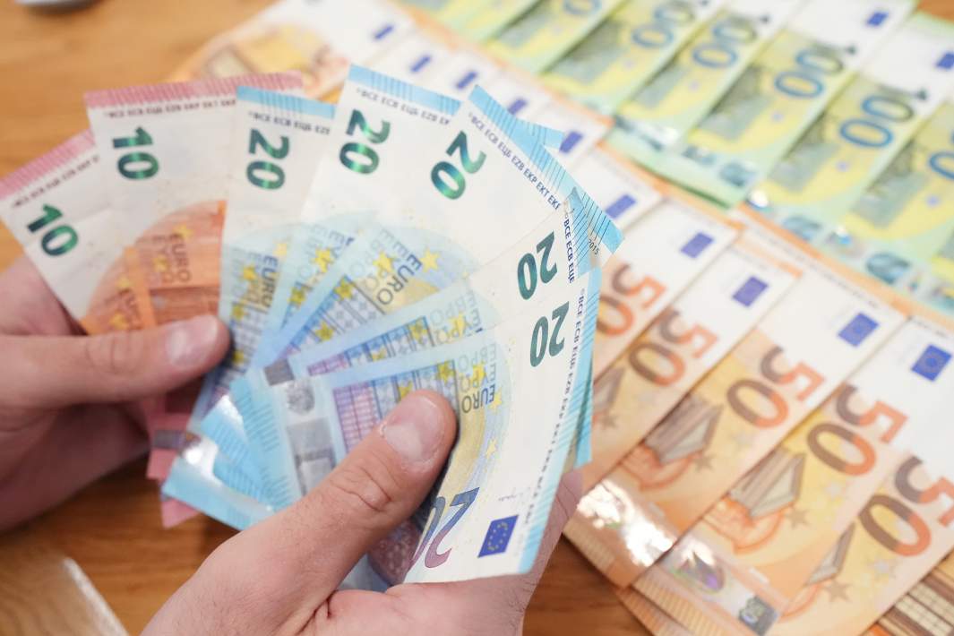 Денежные купюры евро