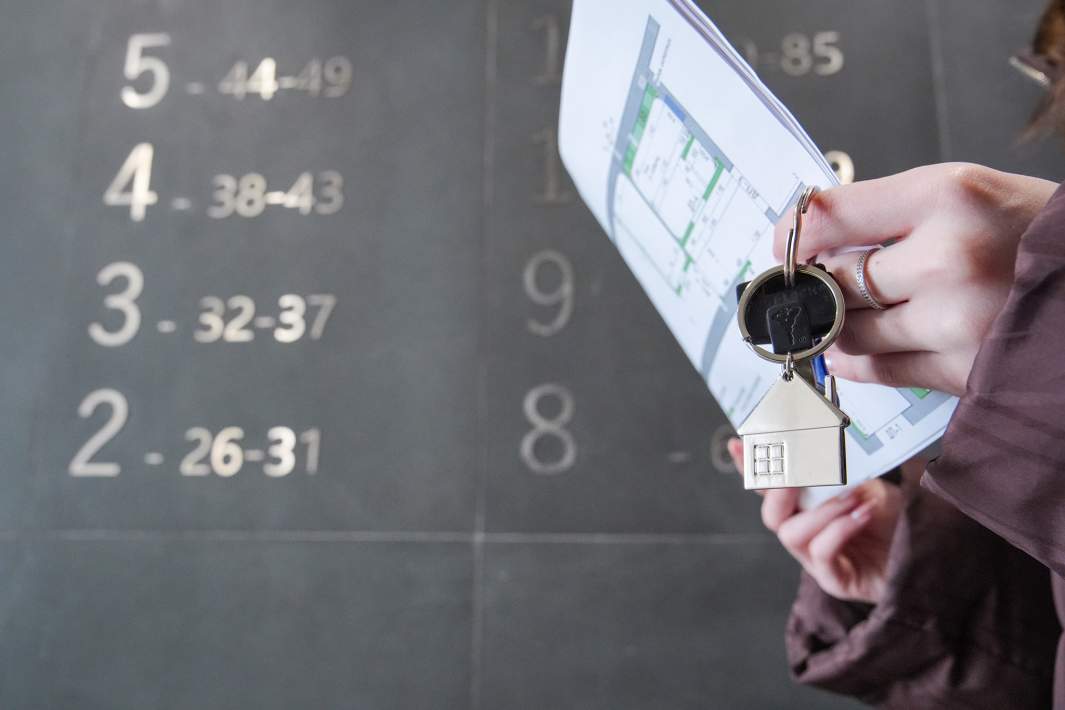 ключи от квартиры и план