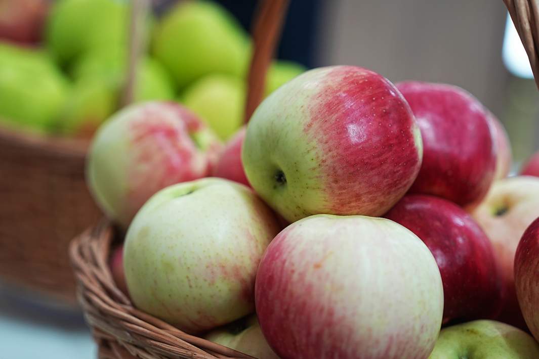 яблоки