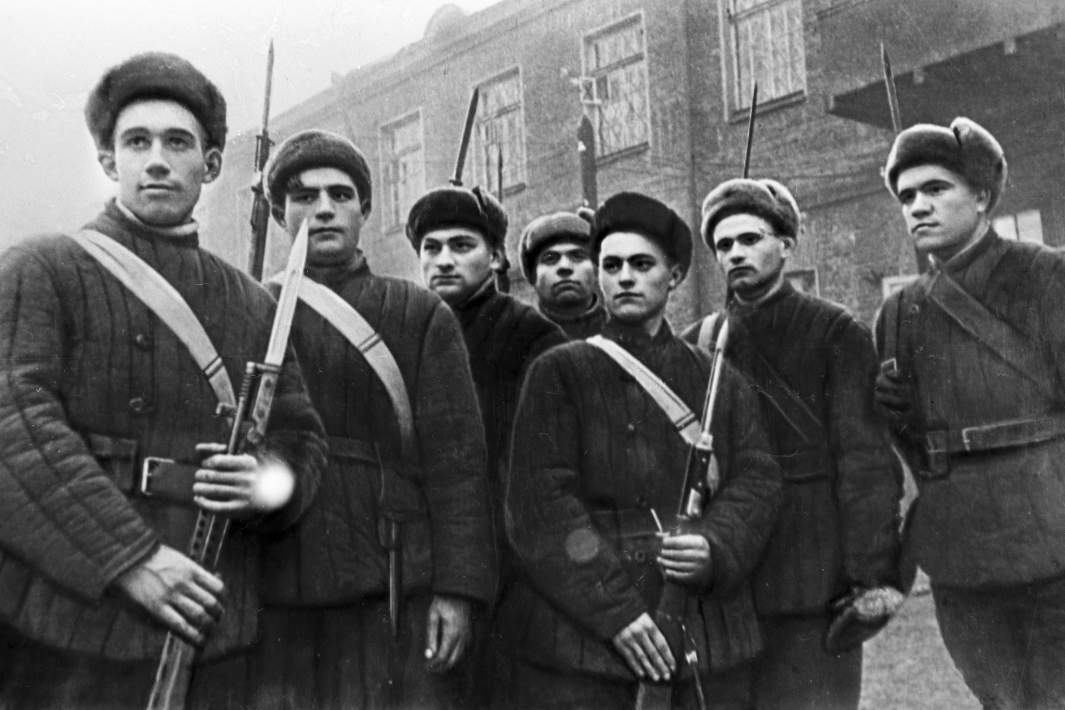 Бойцы рабочего батальона Ленинградского района Москвы. Октябрь 1941 года