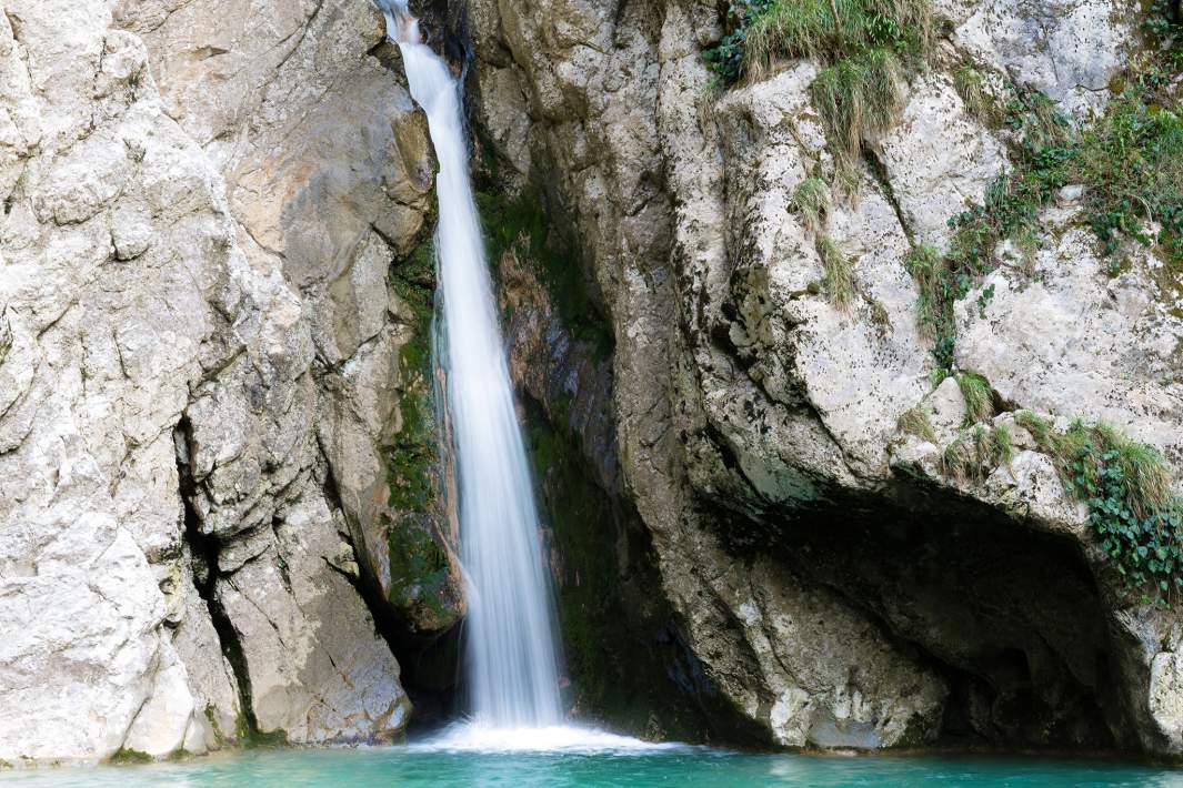 Агурский водопад 