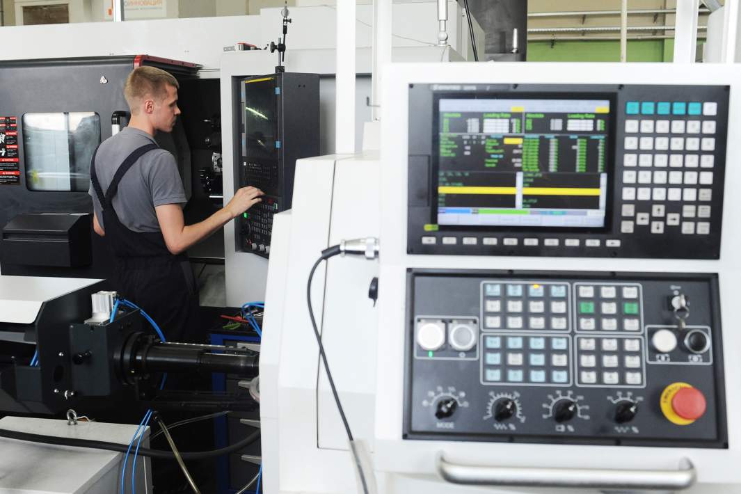 Оператор станка с числовым программным управлением