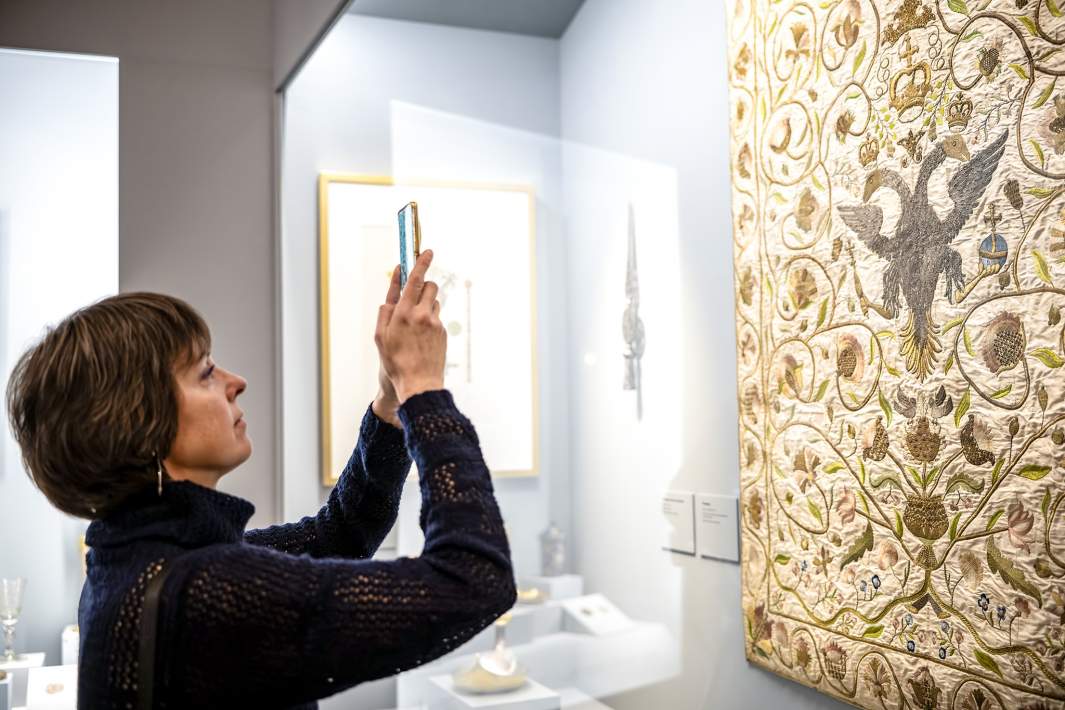 Выставка «Двуглавый орел – герб России XV-XXI вв.» в Оружейной палате музея Московского Кремля