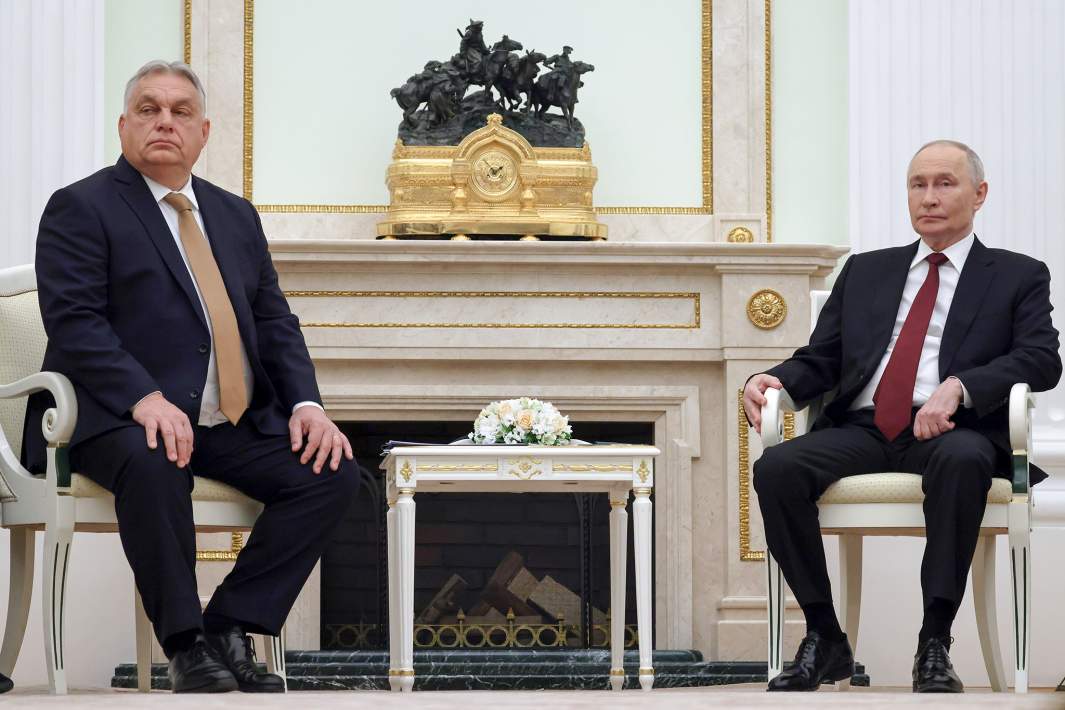 Премьер-министр Венгрии Виктор Орбан и президент РФ Владимир Путин во время российско-венгерских переговоров в Москве, 28 ноября 2025 года 