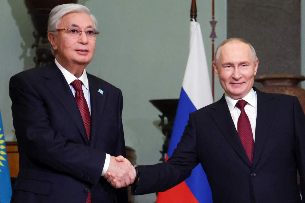 Президент РФ Владимир Путин и президент Казахстана Касым-Жомарт Токаев