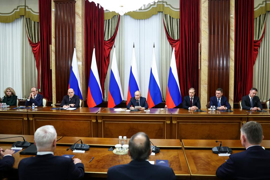 Президент РФ Владимир Путин на встрече с членами правительства РФ, посвященной итогам работы кабинета министров в 2025 году