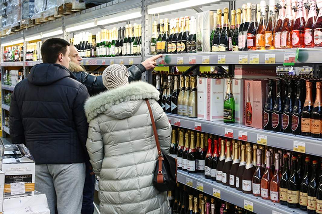 Продажа алкогольной продукции в гипермаркете