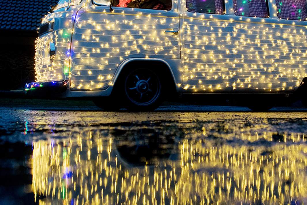 Гирлянда на машине 