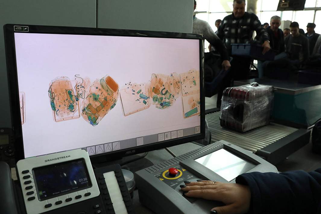 Сканирование багажа на территории аэропорта