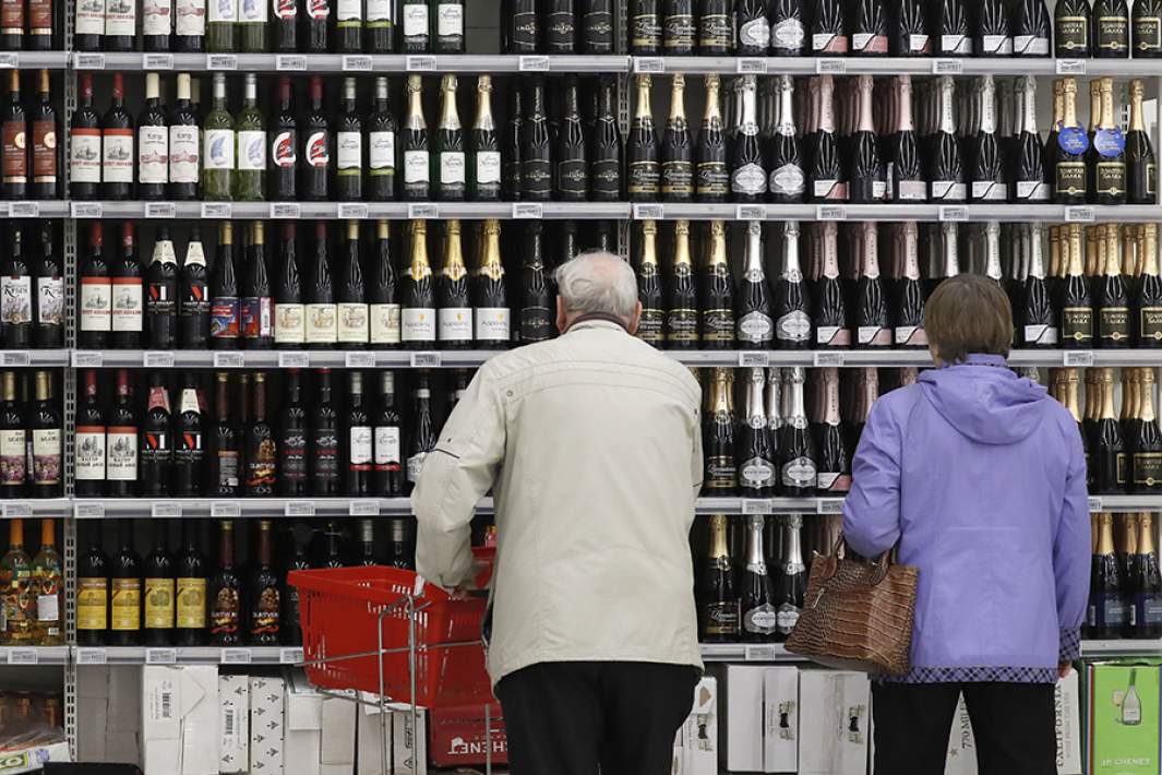 Алкогольные напитки в гипермаркете