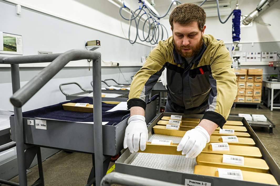 Подготовка к маркировке стандартных слитков золота