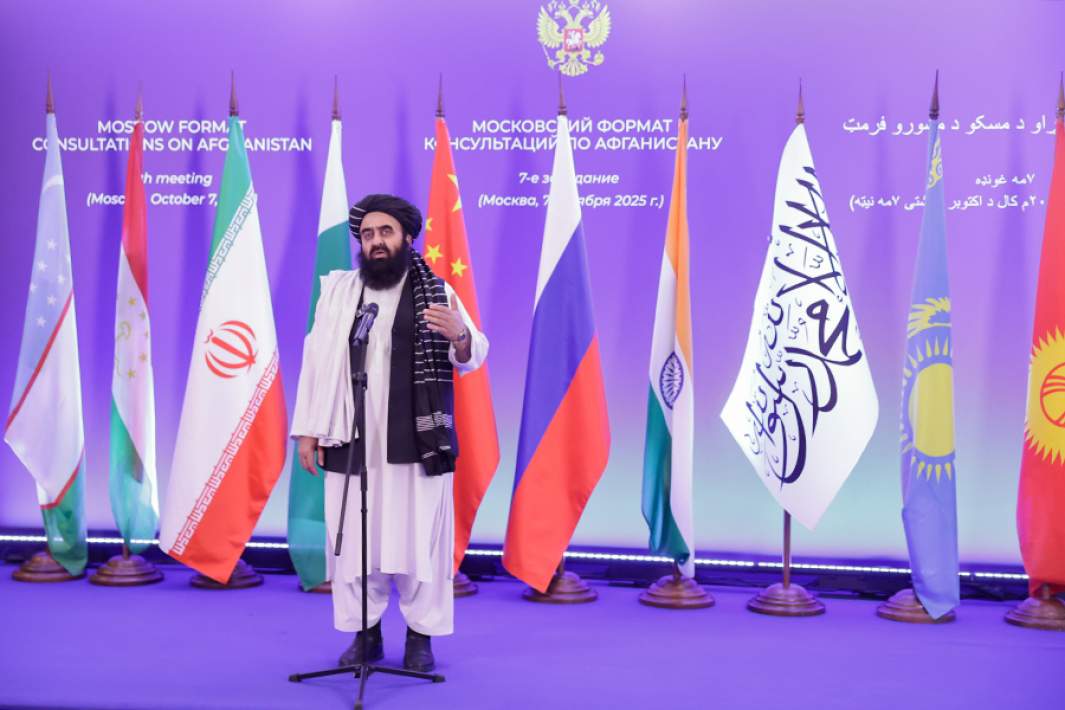 Министр иностранных дел во временном правительстве Афганистана, сформированном движением «Талибан», Амир Хан Моттаки после VII заседания московского формата консультаций по Афганистану в Москве. 7 октября 2025 года