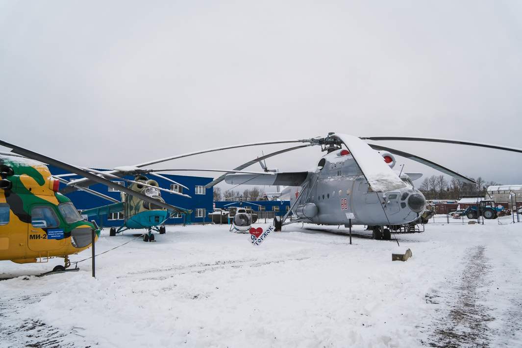 Стоянка вертолетов 