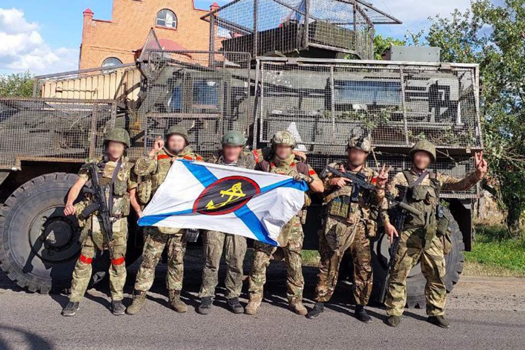 военнослужащие