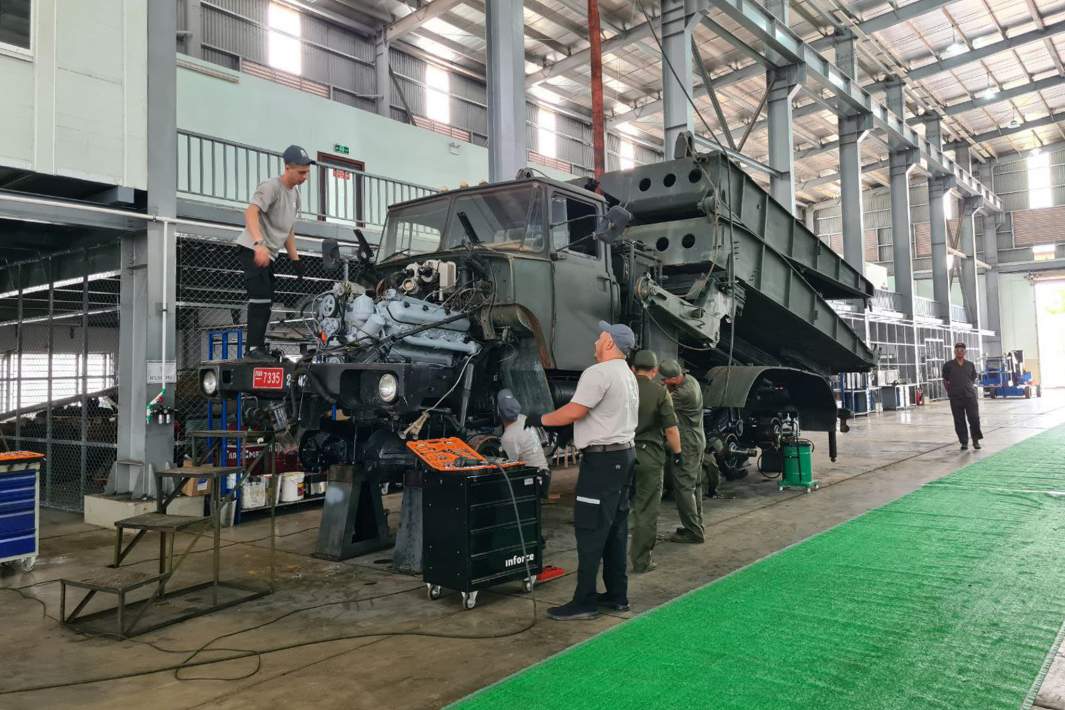 Цех «Завода российско-лаосской дружбы» во Вьентьяне