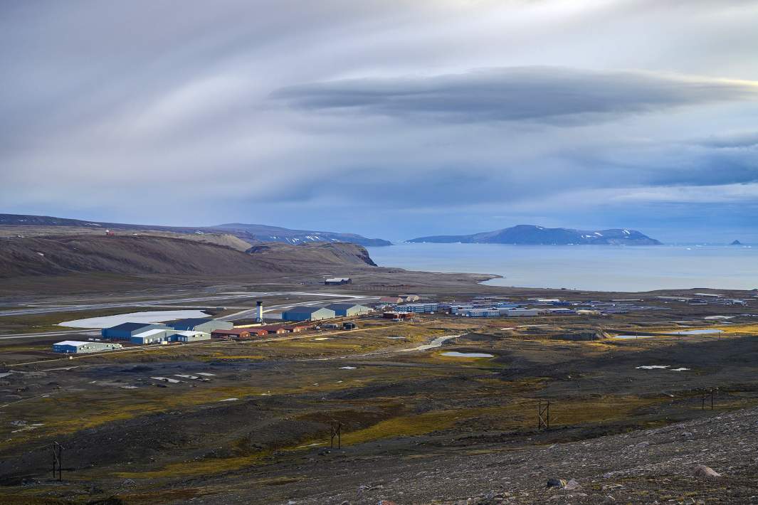 Космическая база Питуффик