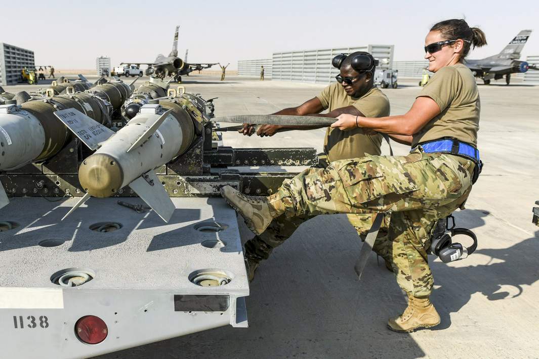 Разгрузка бомб