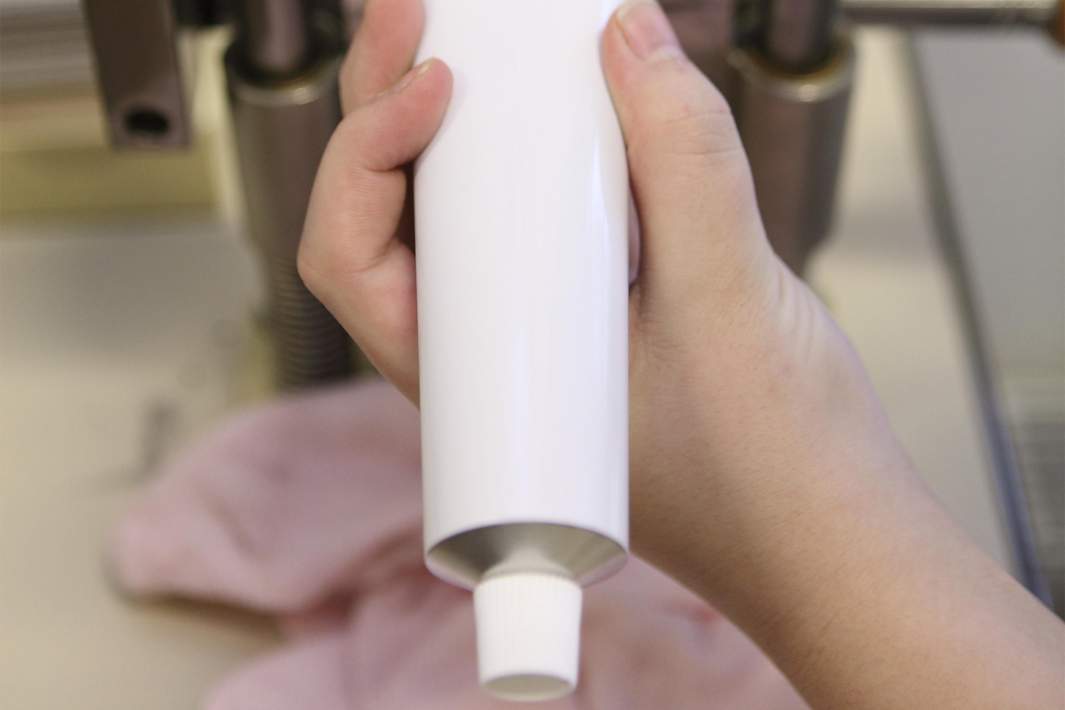 Тюбик с мазью