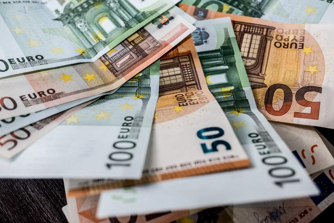 Банкноты евро 