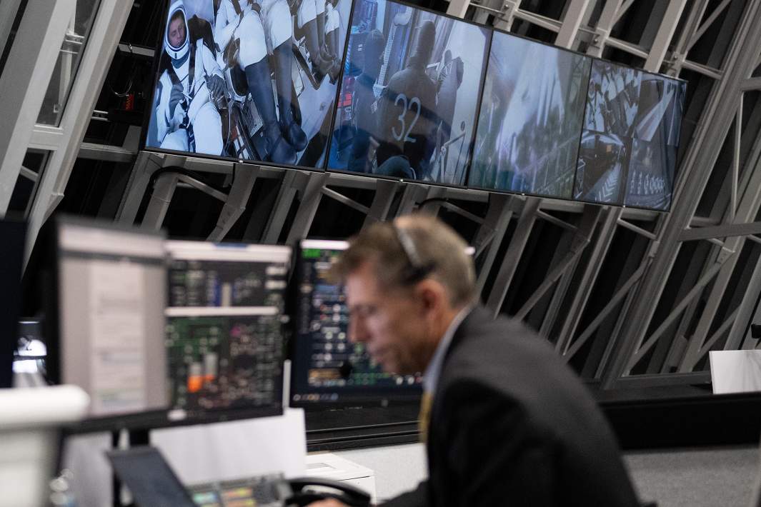 космонавты