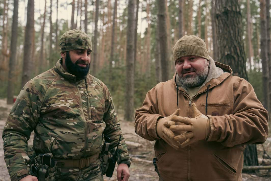 Замкомандира отряда Аслан Шустрый (справа) и Апачи из Дагестана