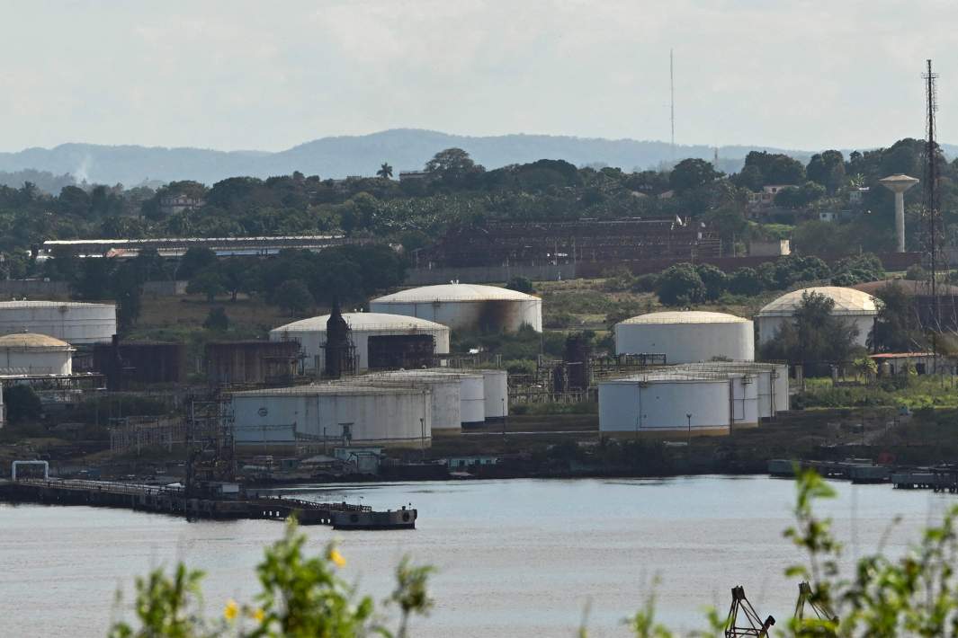 Нефтеперерабатывающий завод