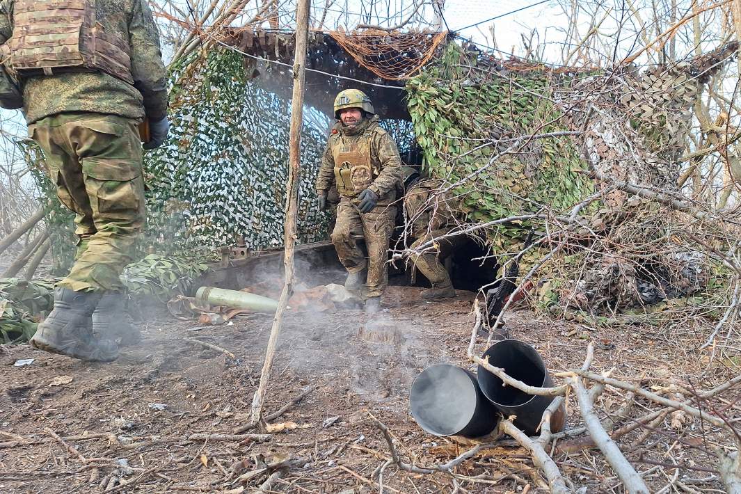 Работа расчета гаубицы в зоне СВО