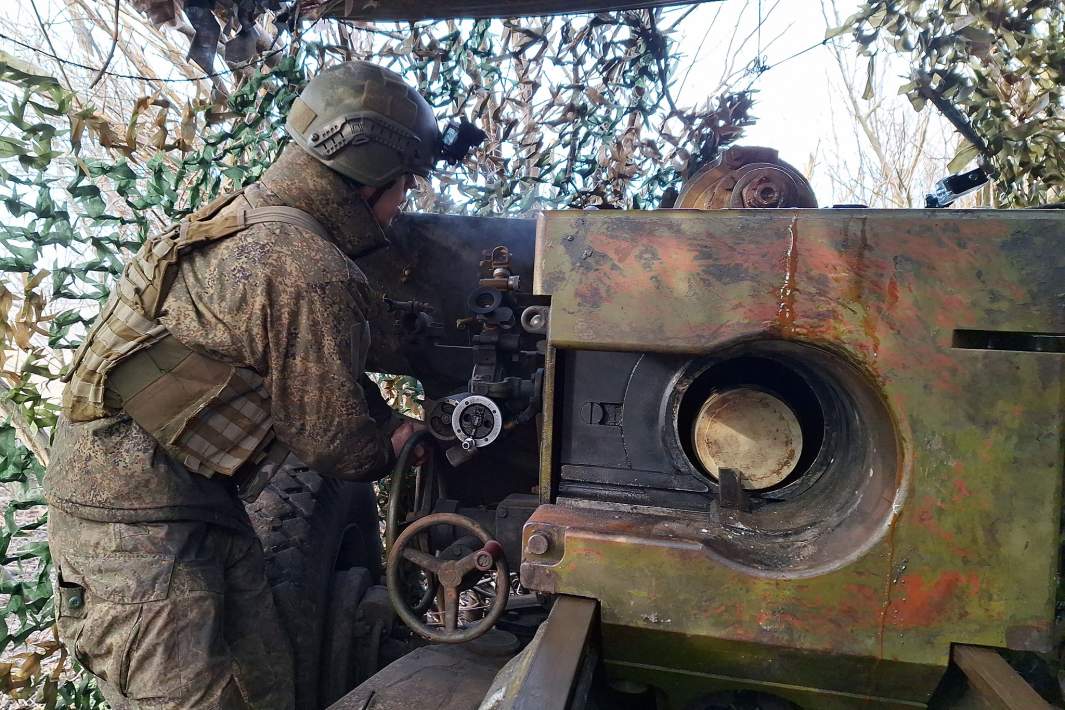 Работа расчета гаубицы в зоне СВО
