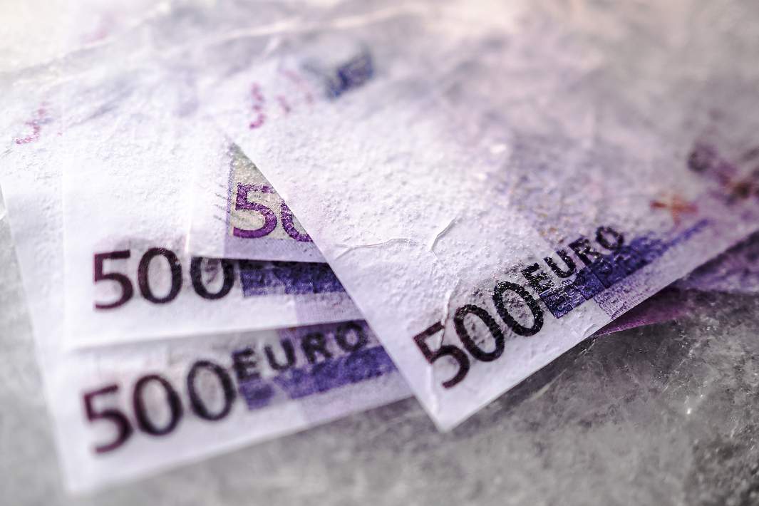 Замороженные банкноты номиналом 500 евро