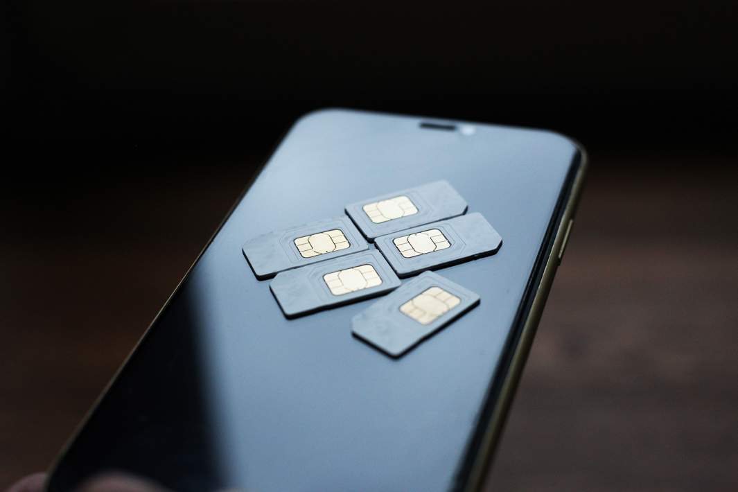 Сим-карты на экране смартфона