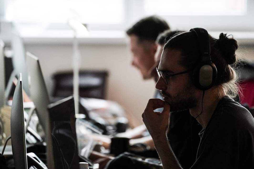 Сотрудники в офисе 