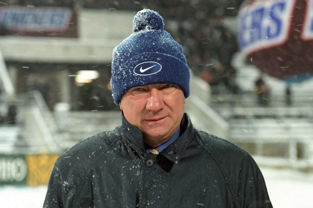 Тренер сборной России Борис Игнатьев. 29 октября 1997 года