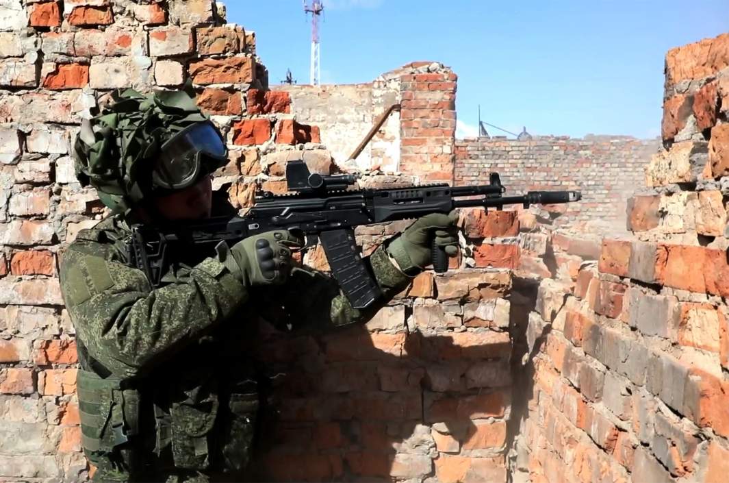 Военнослужащий ВС КНДР при освобождении населенного пункта в Суджанском районе Курской области