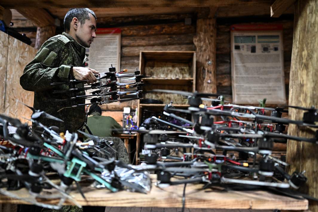 Сборка дронов в зоне СВО 