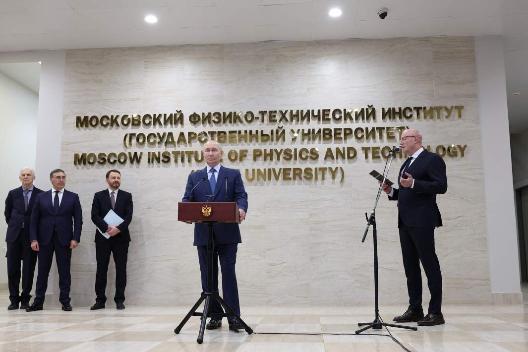Президент РФ Владимир Путин участвует по видеосвязи на площадке Московского физико-технического института (МФТИ) в открытии новых объектов университетских кампусов в регионах России