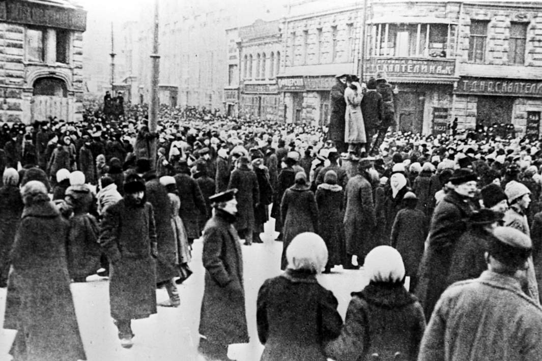 Начало восстания на Тверской улице во время Октябрьской социалистической революции