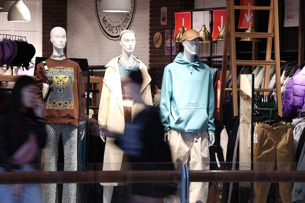 Витрина магазина одежды 