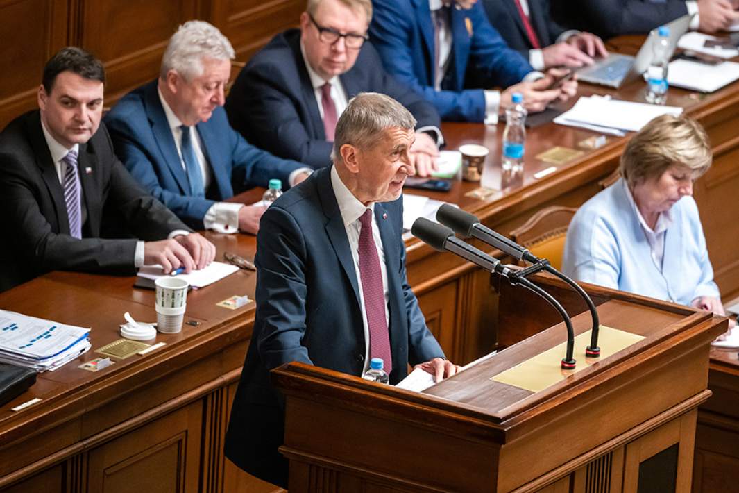 Премьер-министр Чехии Андрей Бабиш во время выступления на заседании парламента
