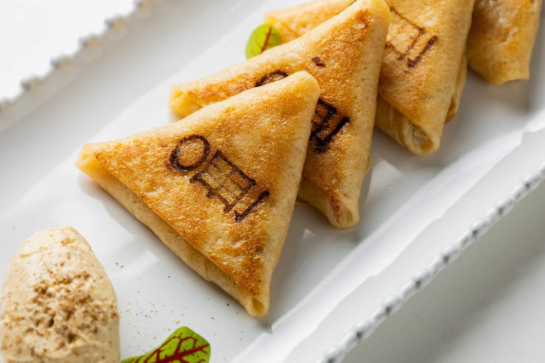 Блины с угрем и сливочным унаги